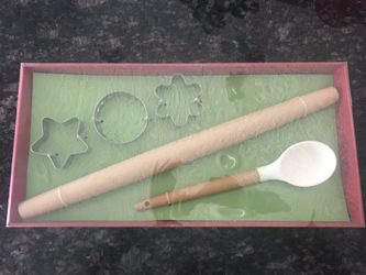 Cookie baking gift set - rolling pin, spoon and 3 cookie cutters NEW IN BOX