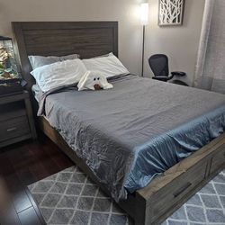 4 Piece  Bedroom Set  Queen 