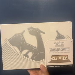 Pokemon TCG Charizard Ultra Premium Collection