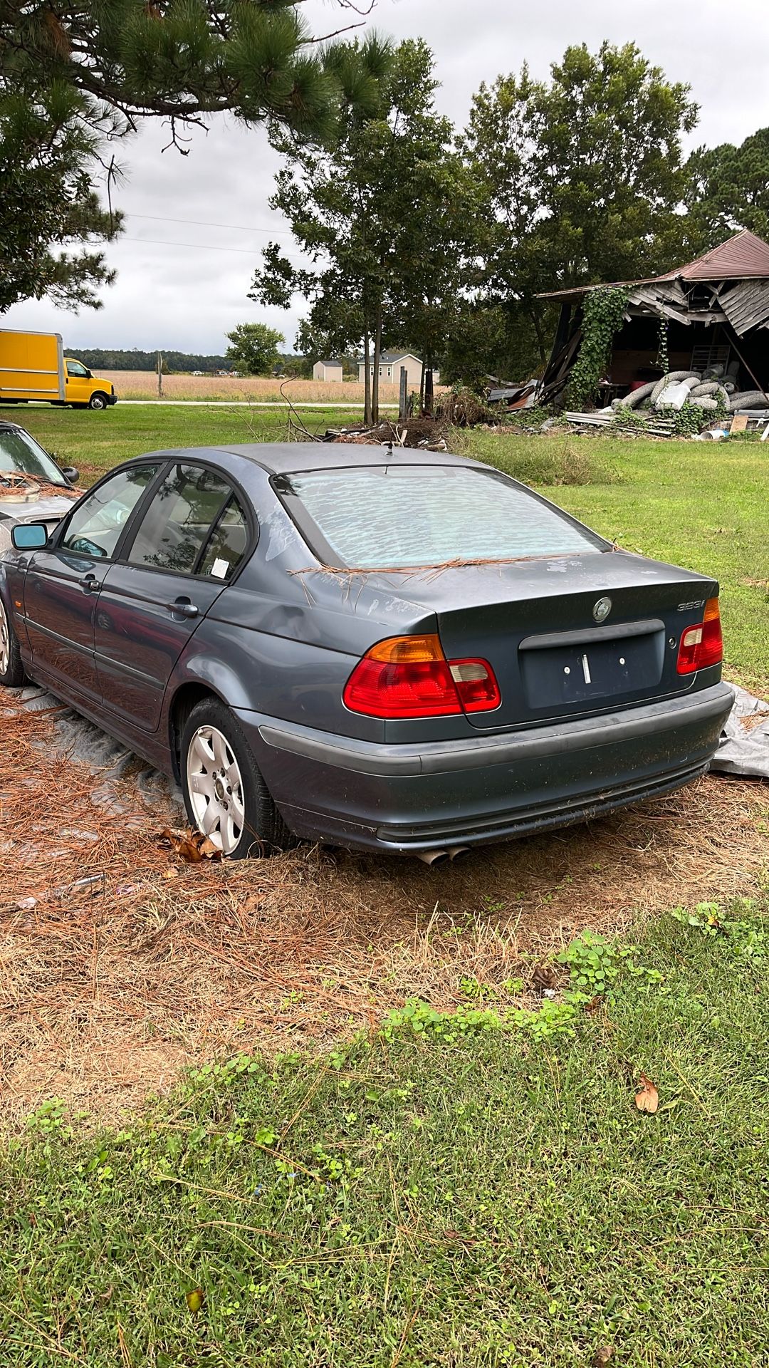BMW 323i
