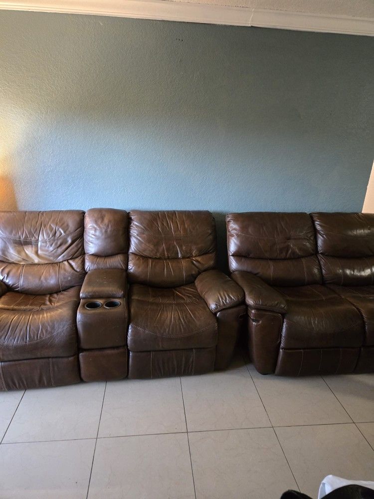 reclinable leather couch