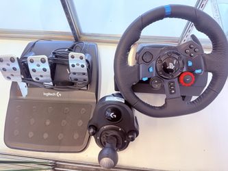 Logitech G29 Driving Force Racing Wheel