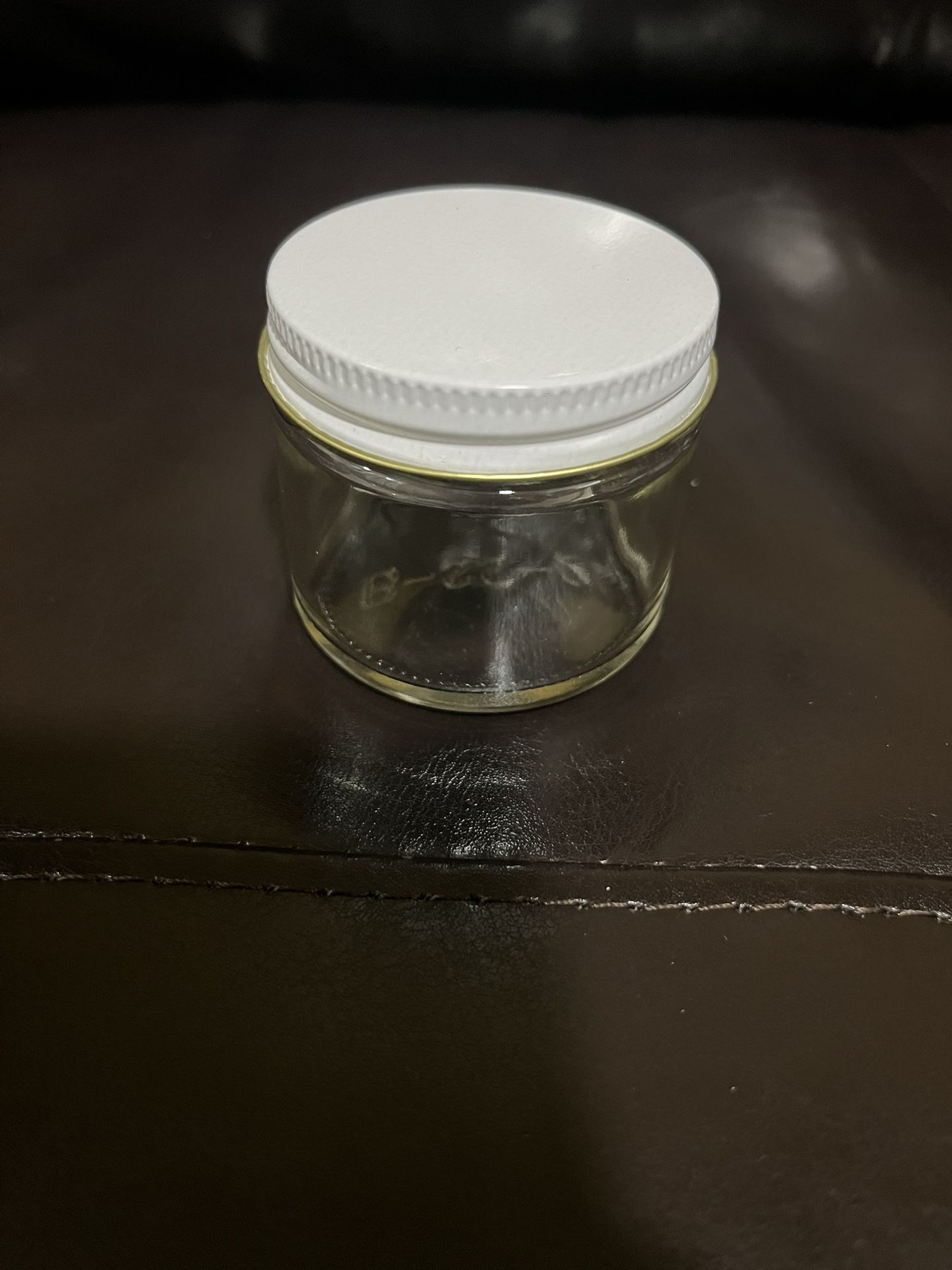 2 Oz Glass Jars w/ lid (24)