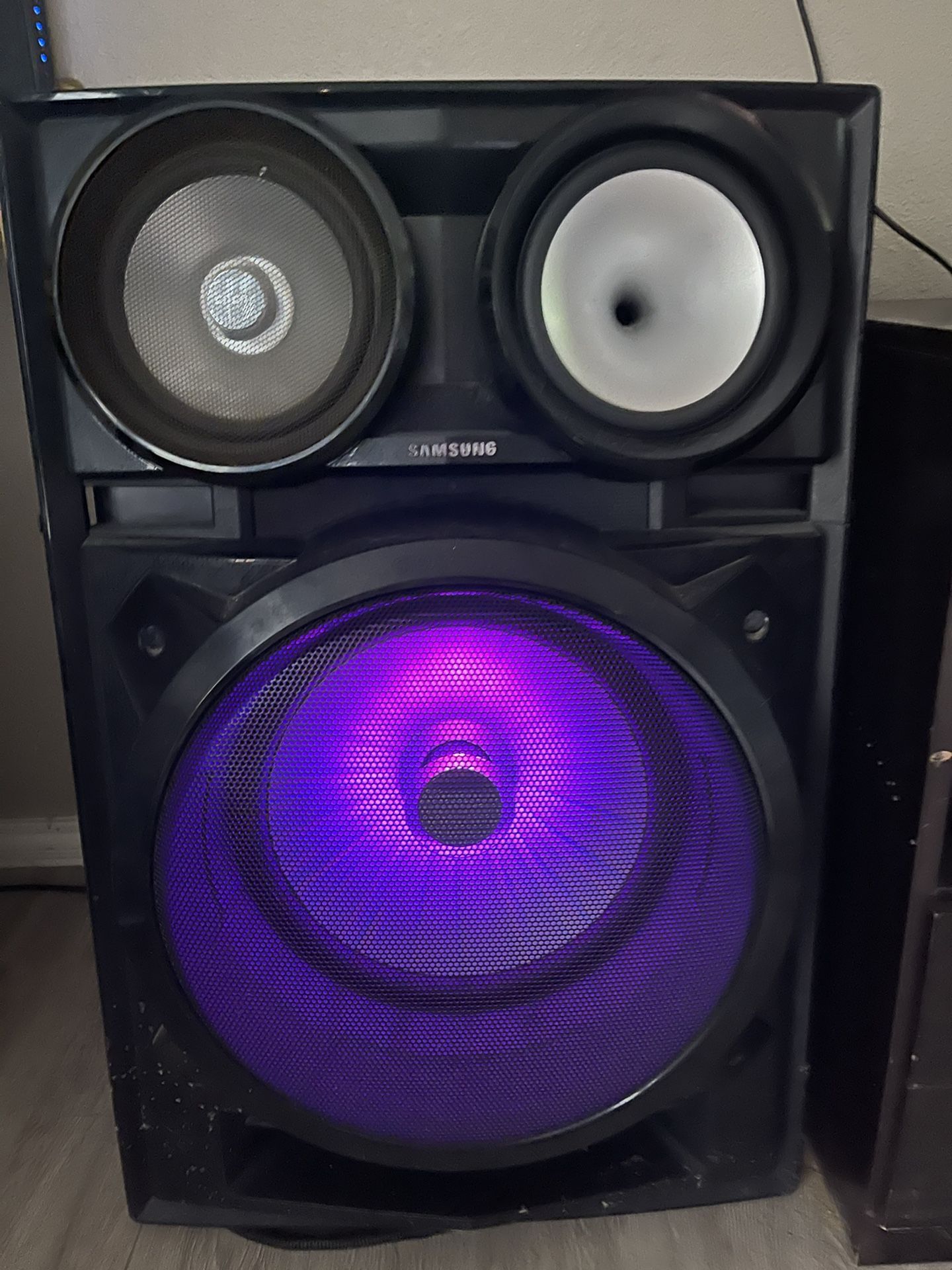 Samsung GIGA Beats