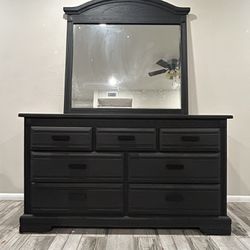  Black Dresser With Mirror 
