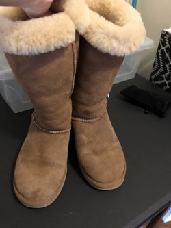 Ughh boots. Size 7