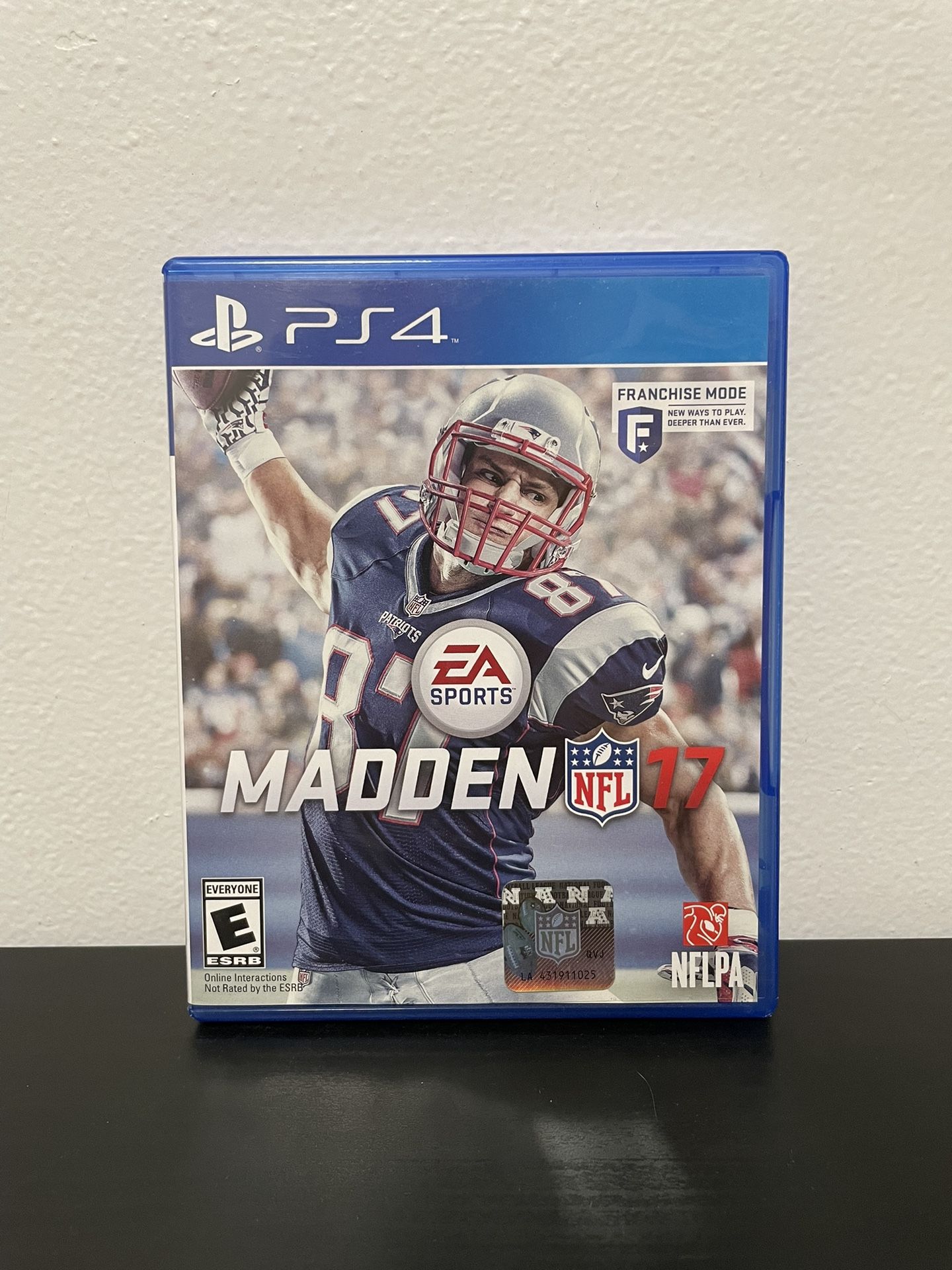 Madden NFL 17 PS4 Sony PlayStation 4 CIB Football Video Game Gronkowski