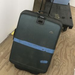 2x2.3x1 Ft vintage hard shell luggage