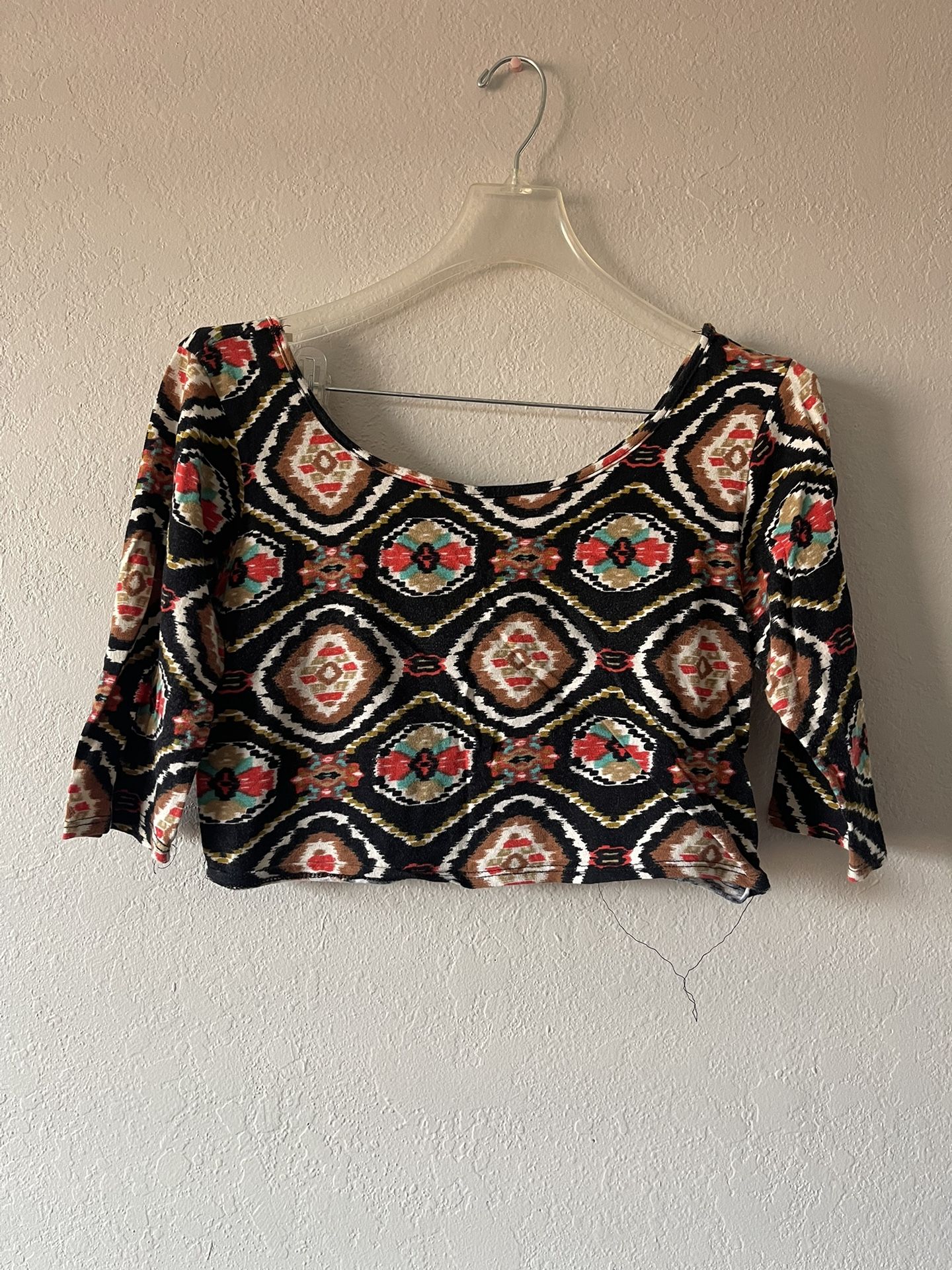 Annabelle, Women’s Black & Multicolor Pattern 3/4 Sleeve Crop Top, Size XL