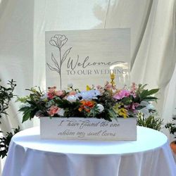 Dress Up Your Ceremony with Classy Wedding Accessories! manager evening