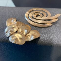 2 Large Gold Tone 1990s Broaches
