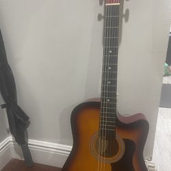 *READ DESCRIPTION* Joymusic guitar (broken turning pegs)