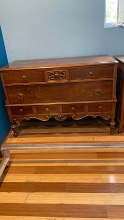 Walnut dresser vintage/antique