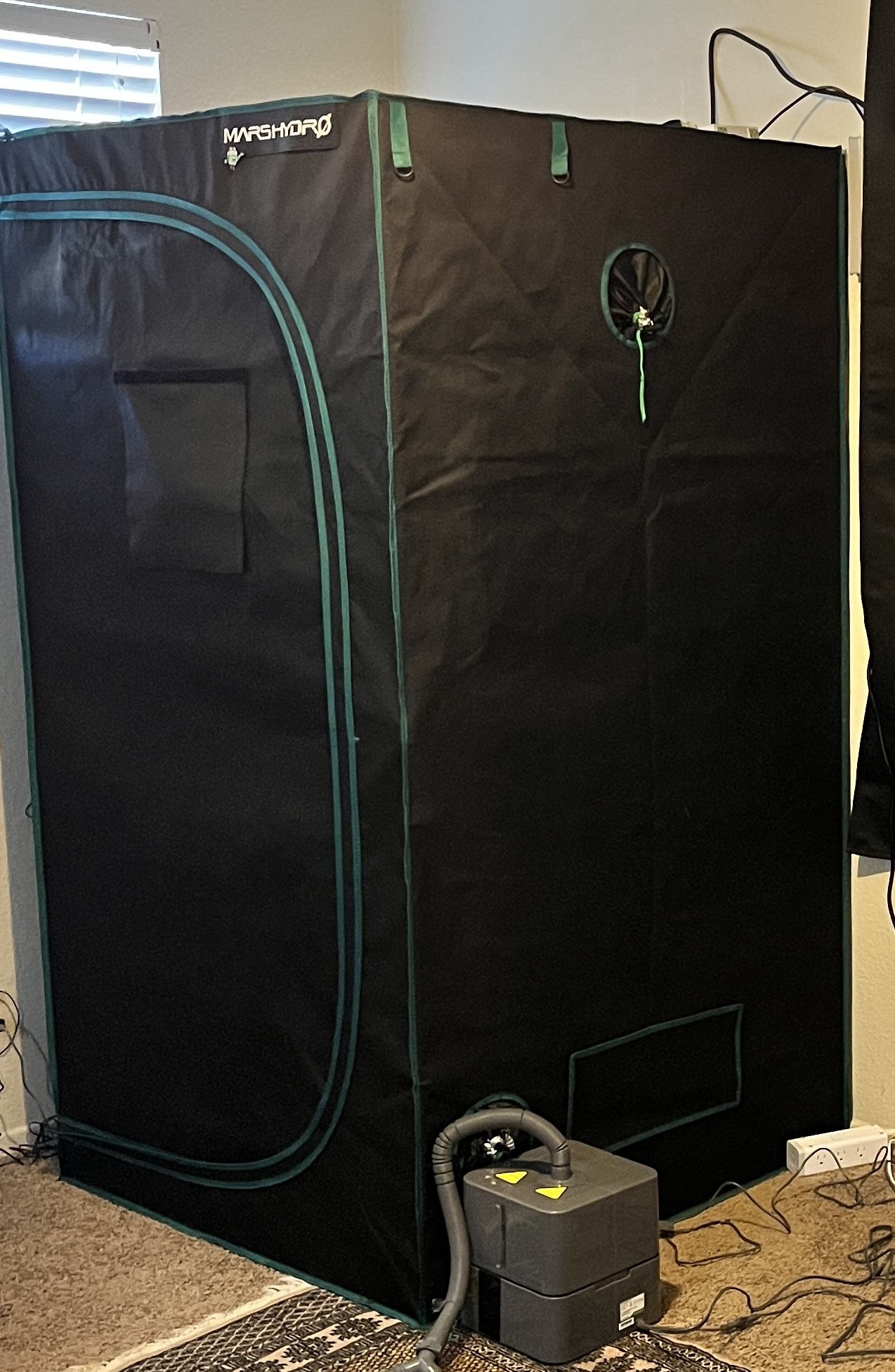 Mars hydro 3.6 X 3.6 Grow Tent