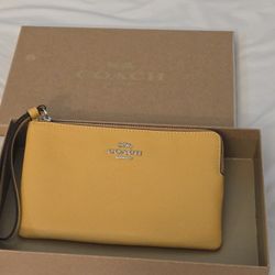Brand New Coach Wristlet