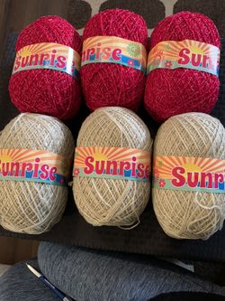 Estambre Sunrise 200 Gr, Color Rojo Sangre, Y Beige, $8.50 X Unidad De 200gr.