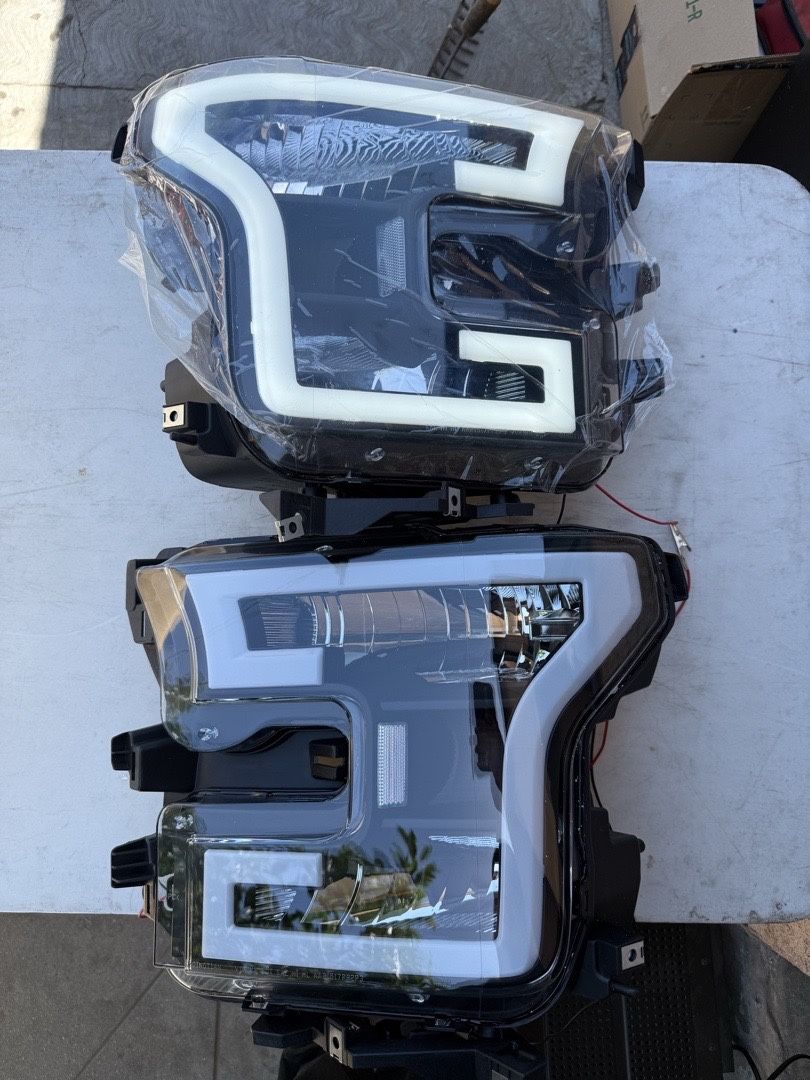 15-17 Ford F-150 LED Headlights Black Housing, Clear Corners/ Luces Faros Negros 