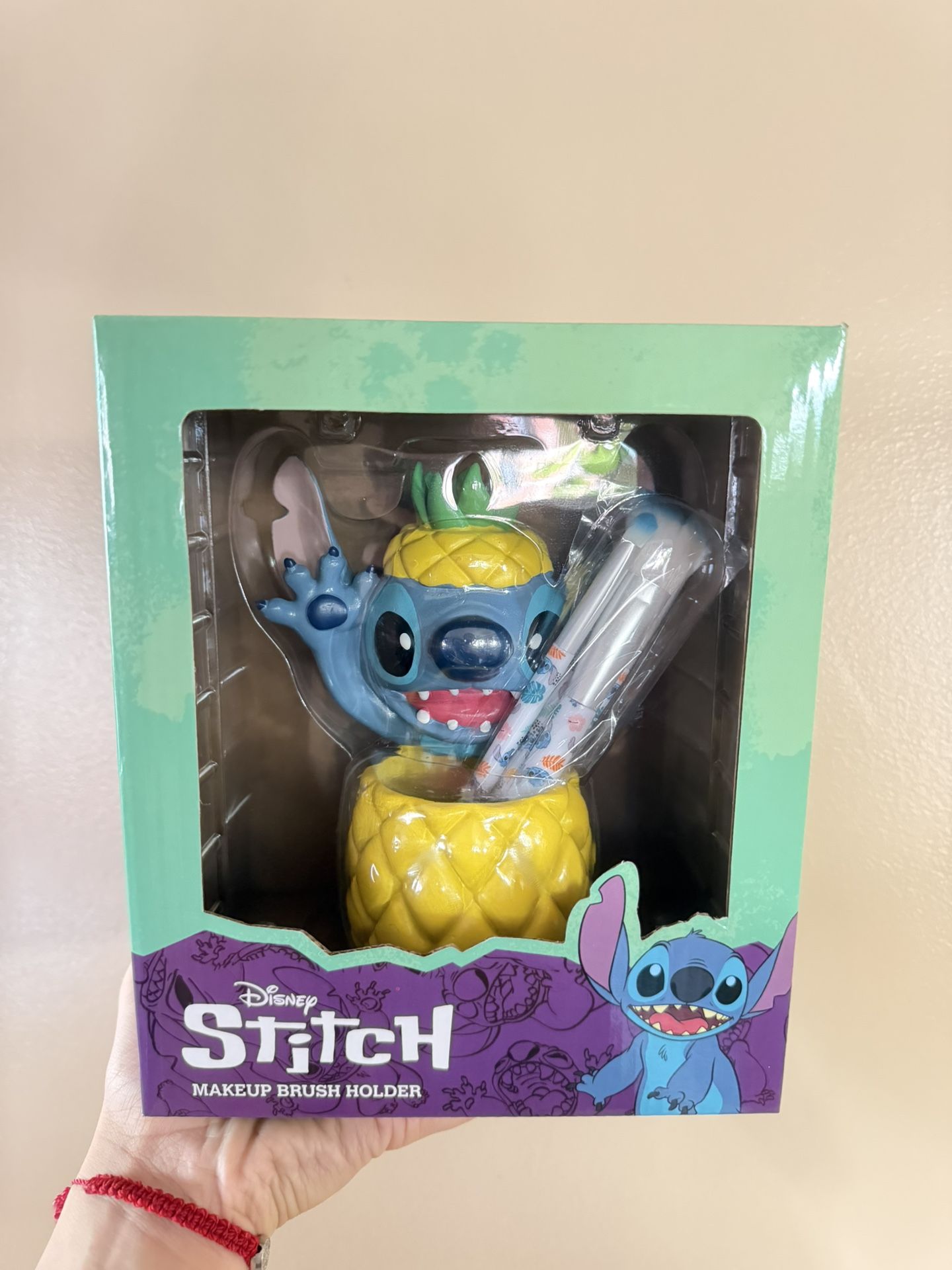Stitch Makeup Holder + Makeup Brushes 