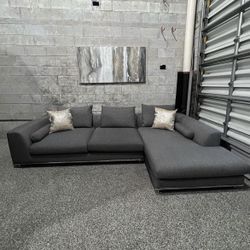 Gray Modern Sectional (Delivery)