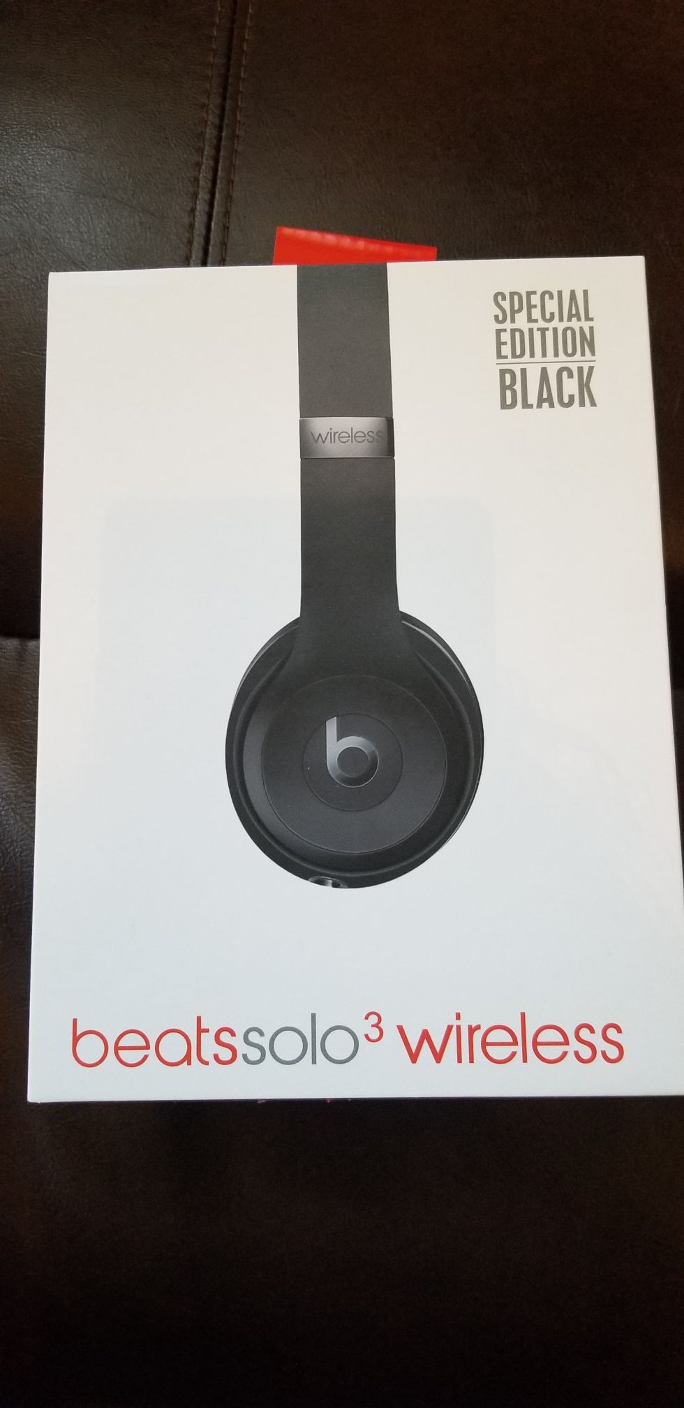 Brand New Beats solo 3 wireless bluetooth Headphones comes in Black and Red