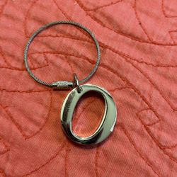 Shiny Silver Heavy Lower Case Letter "o" Key Chain Wire Twist Open/ Close Clasp