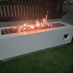 Outdoor Propane Fire Pit 48” Long With Lava Rock 