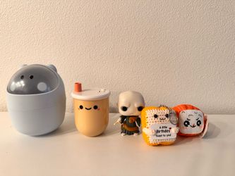 Cute containers, boba lamp and soft toys