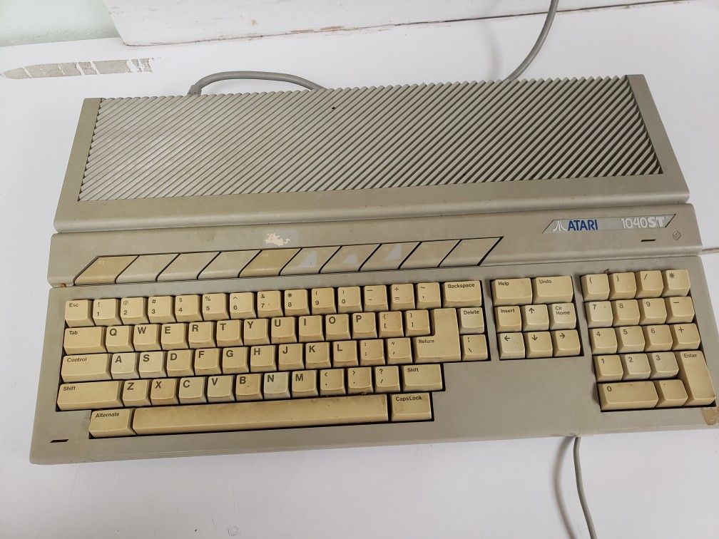 Vintage Atari 1040ST Computer