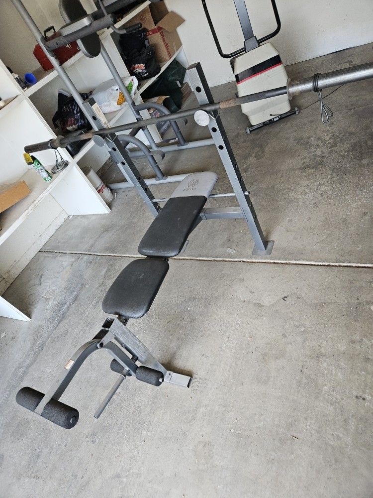 Golds Gym XR 6.1 Weight Bench L, Barbell Combo