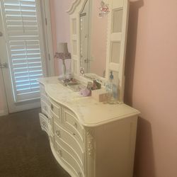 Girls White Dresser And Mirror 