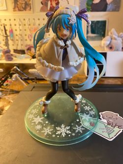 Snow miku figure