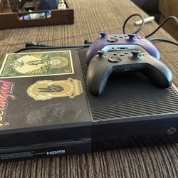 Xbox One + Crash Bandicoot + 2 Controllers