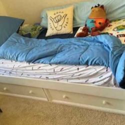 White Twin Bed With Drawers 