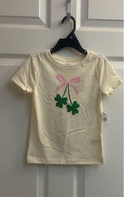 Brand new Girls ivory Bow & Clover tee size XS