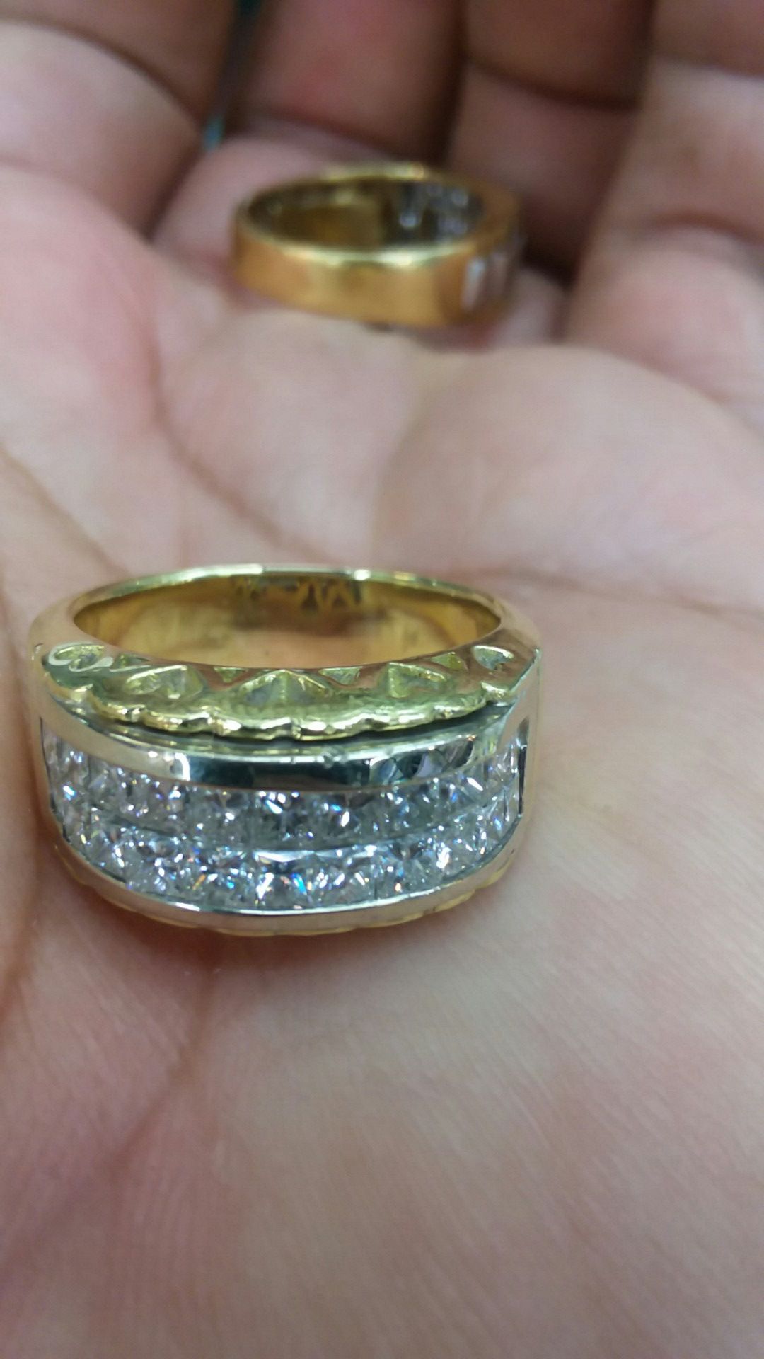 18k gold ring 16.8 grams 2 ct vs princess cut