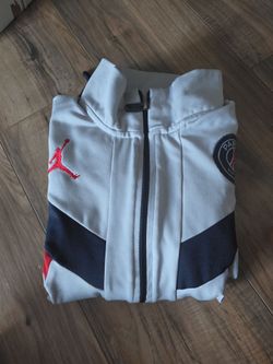 Boys tracksuit set size 10-11