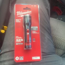 Milwaukee Focusing Flashlight