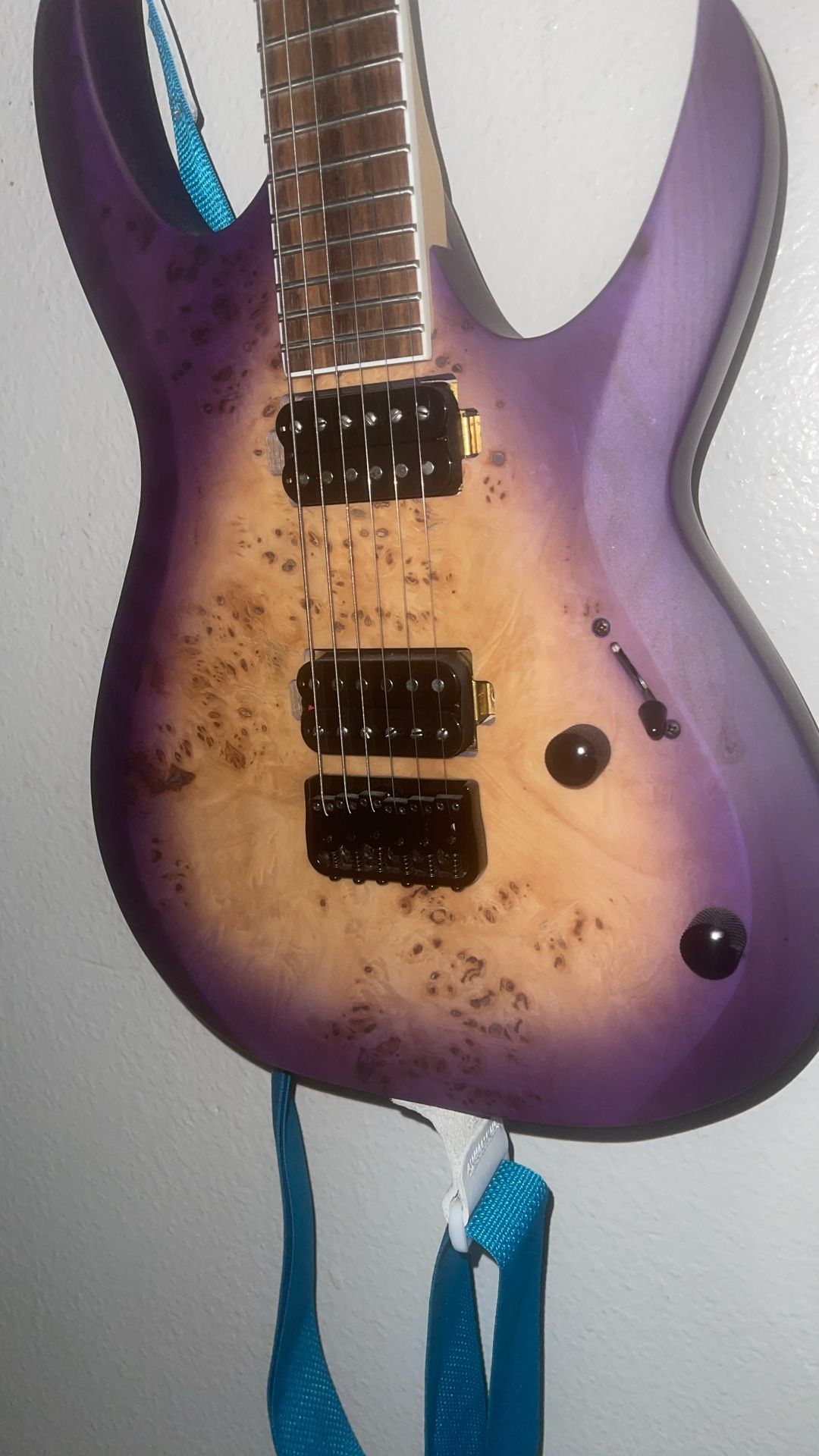 Solar Style Electric Guitar Shoot Me An Offer