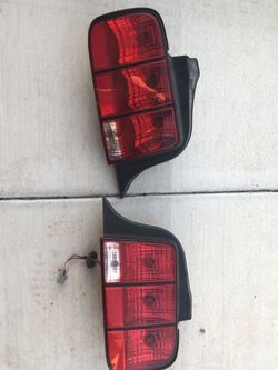 2006 mustang gt taillights with harness and light bulbs