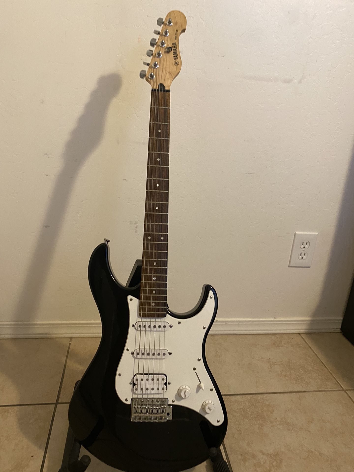 Yamaha EG112C Electric Guitar