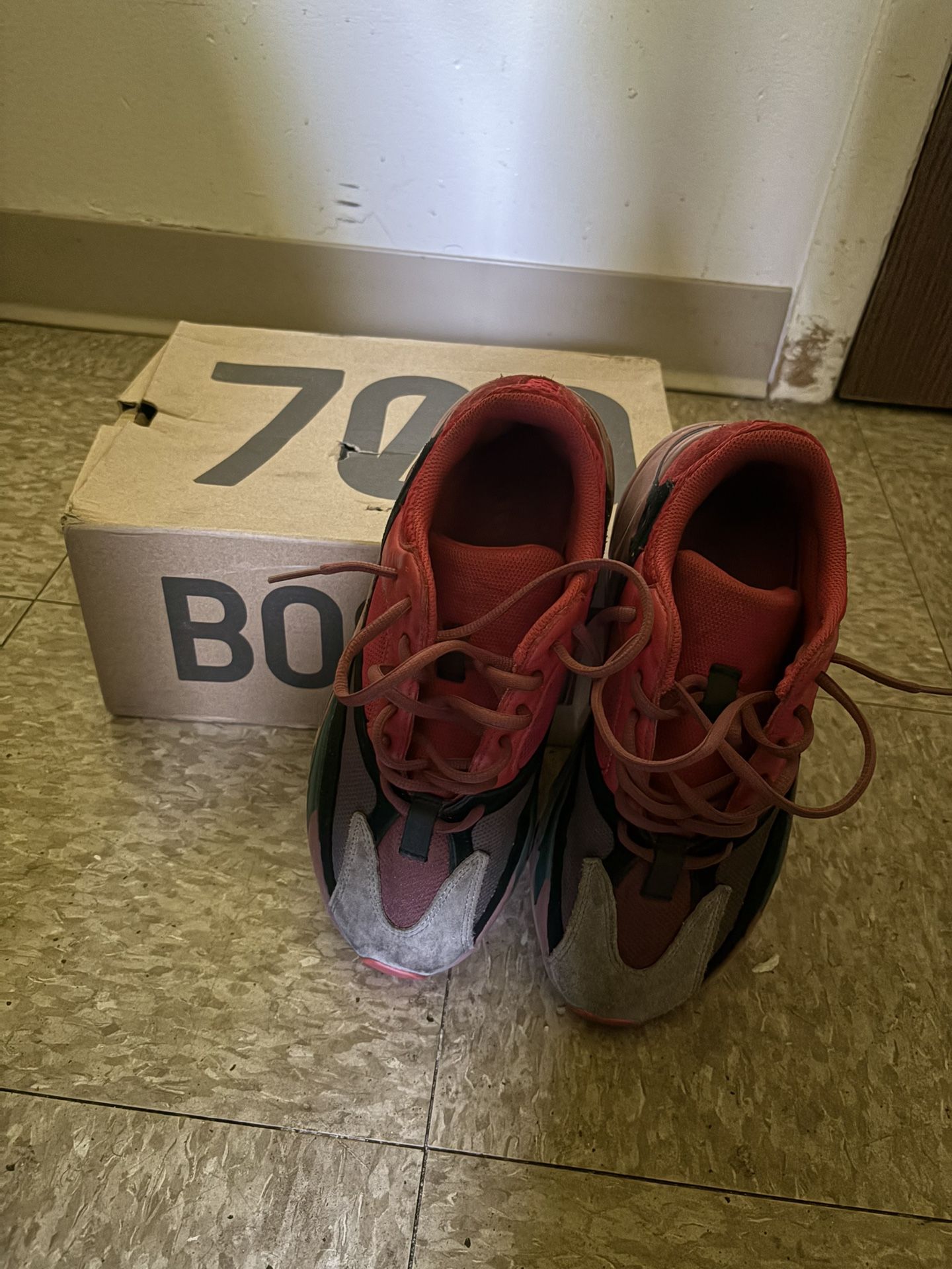 adidas yeezy boost 700 hi-res red