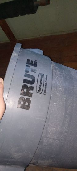 Super Heavy Duty factory brute made by Rubbermaid 45 gallon landscaping barrel deal