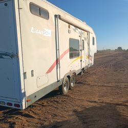 2006 Toy Hauler Travel Trailer Fleetwood Gearbox 33 Ft