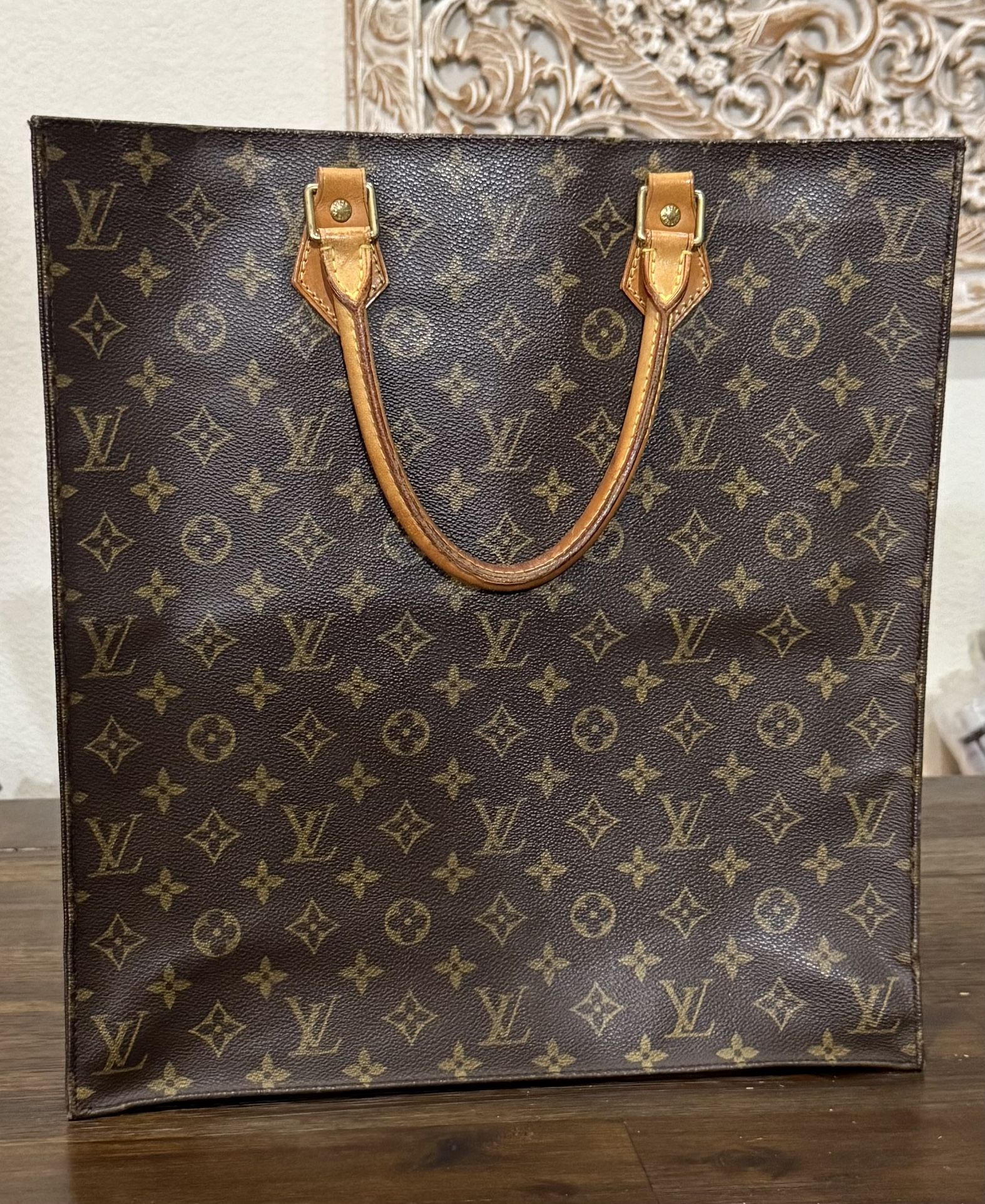 Authentic Louis Vuitton Monogram Sac Plat