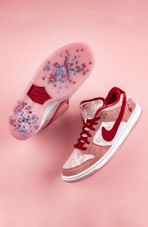 Nike SB Dunk Low Strangelove