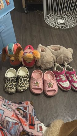 Toddler shoes size 9
