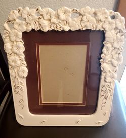 Cream & Gold Hibiscus Matted Picture Frame