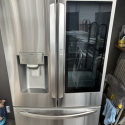 REFRIGERATOR LG 36” With Glass