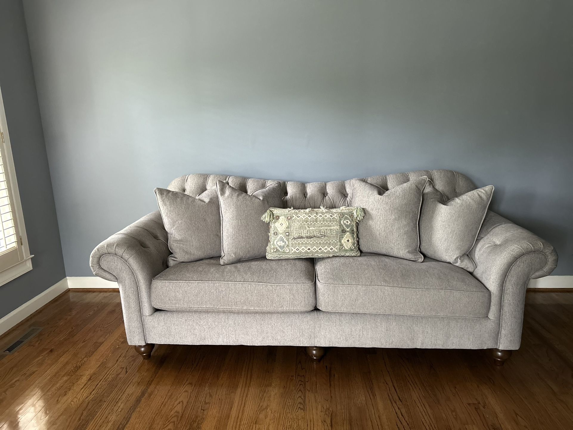 Haverty Tufted Sofa And Oversized Chair With Ottoman