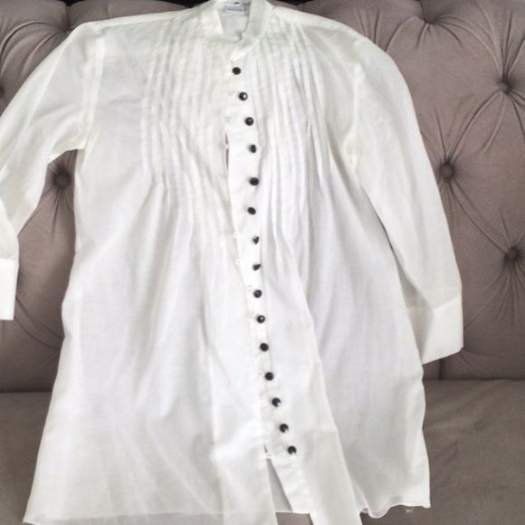 Kenzie tuxedo stuff tunic shirt with black pearl buttons
